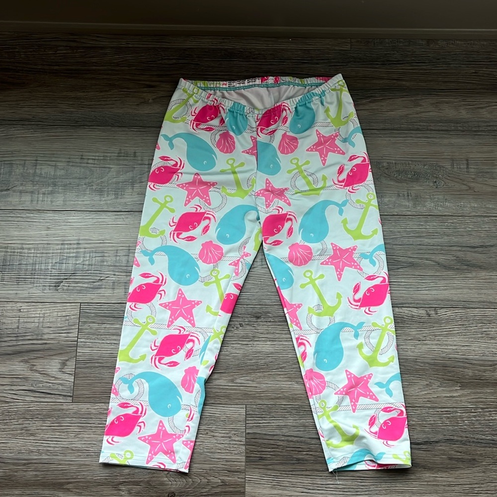 Lily Pulitzer leggings/capris. Size large.